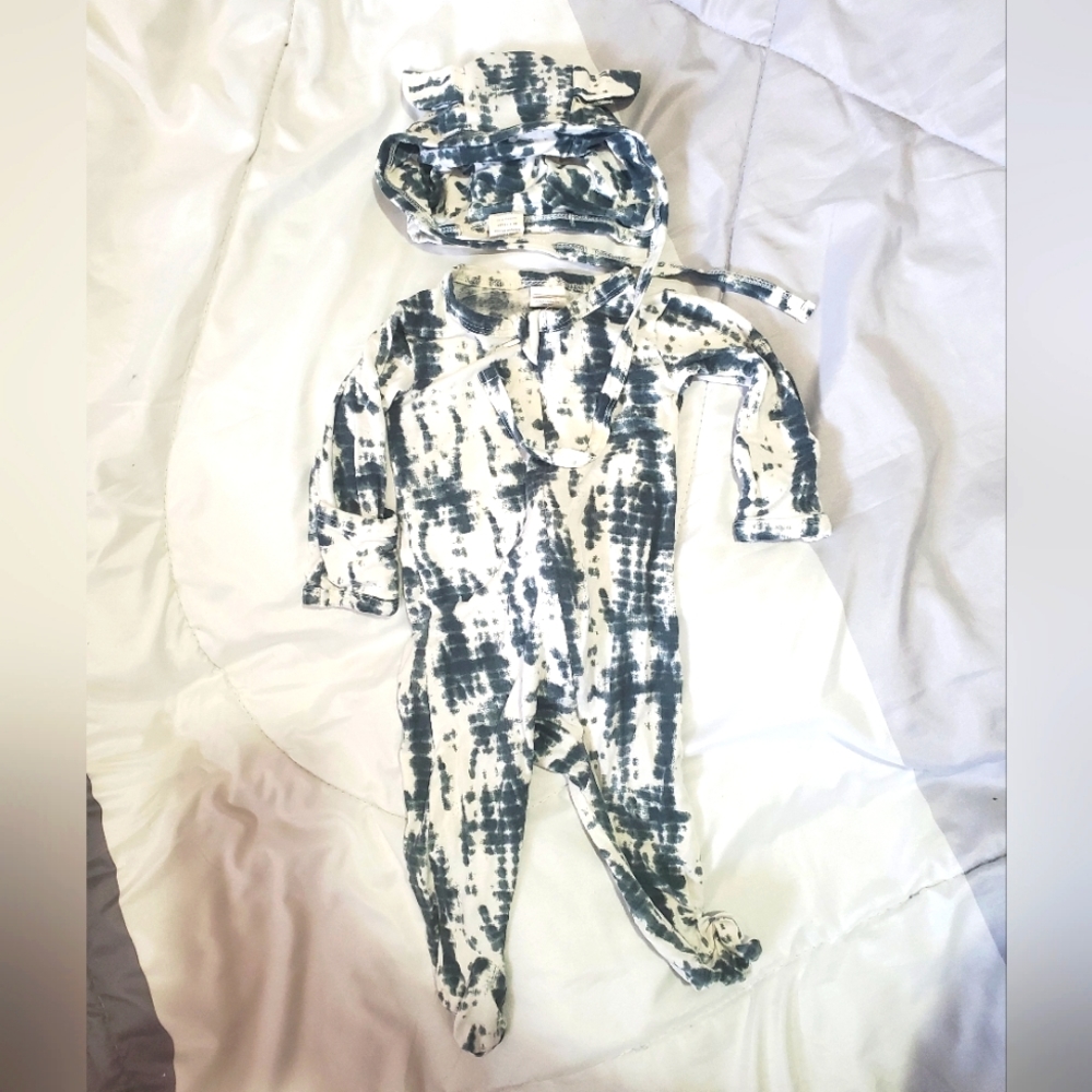 0-3 Month Kate Quinn The Woods Collection Pajama and Hat